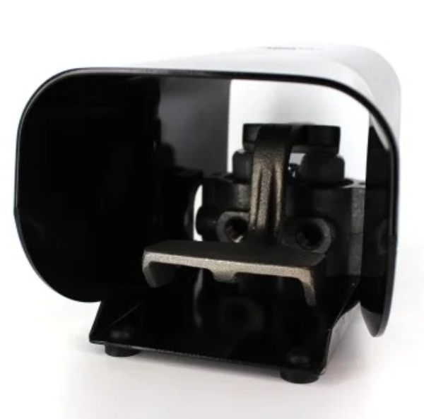 Manually Actuated Valve, 4-Way, 2-Position, Spring Return, Foot Pedal, 1/4in