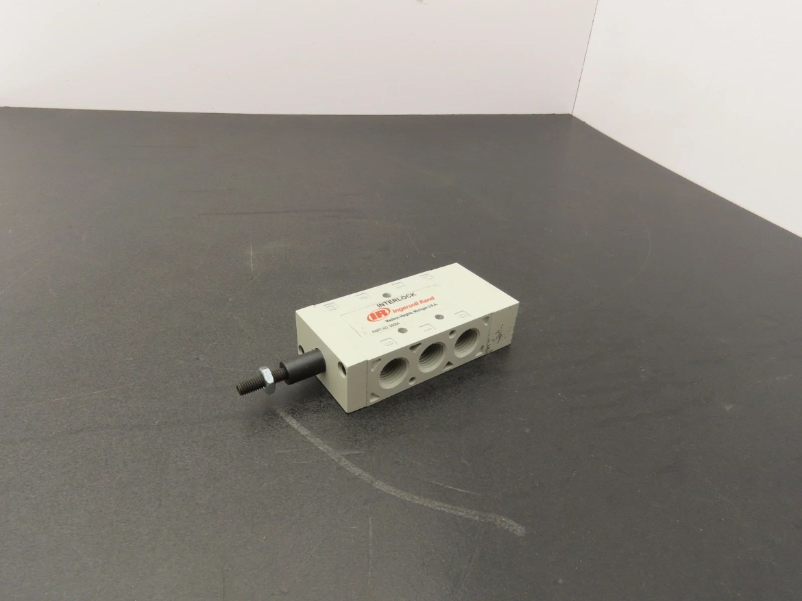 IR 99064.jpg